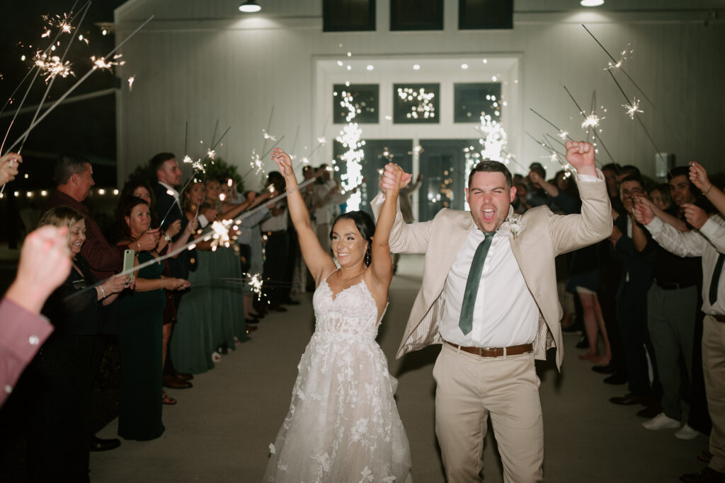 Houston Wedding Photographer Brandi Simone Photography
Willowyn Barn Wedding
Sparkler exit